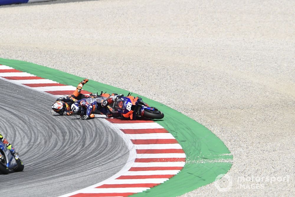 Pol Espargaró y Oliveira declaran por separado ante los comisarios