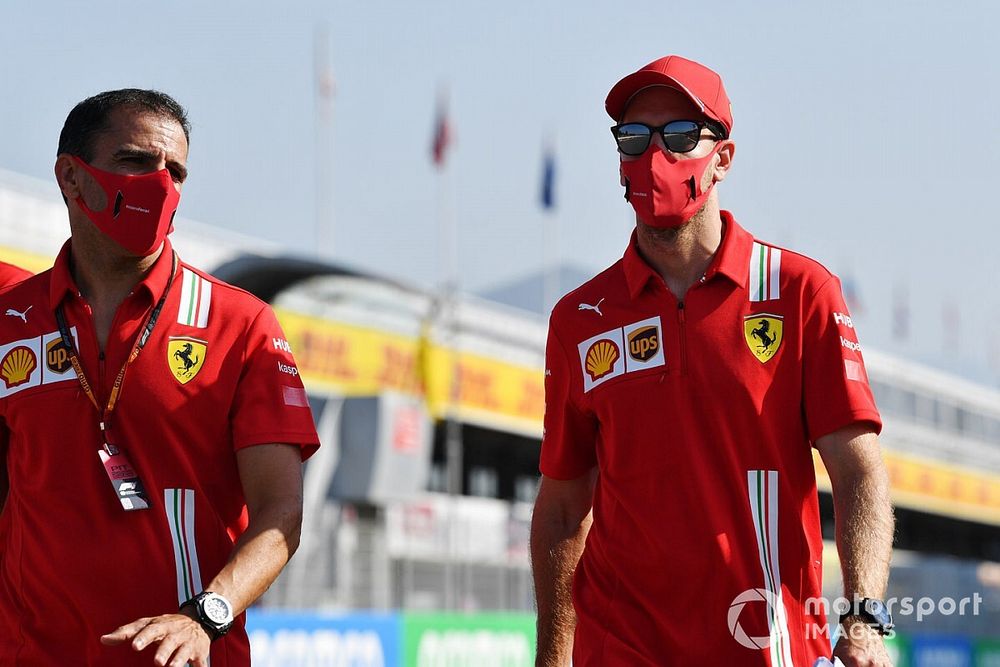 Vettel "nem hinné", hogy a Ferrari idő előtt megválna majd tőle