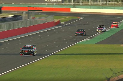 Podiumplaats voor Verstappen in Supercars Eseries Silverstone