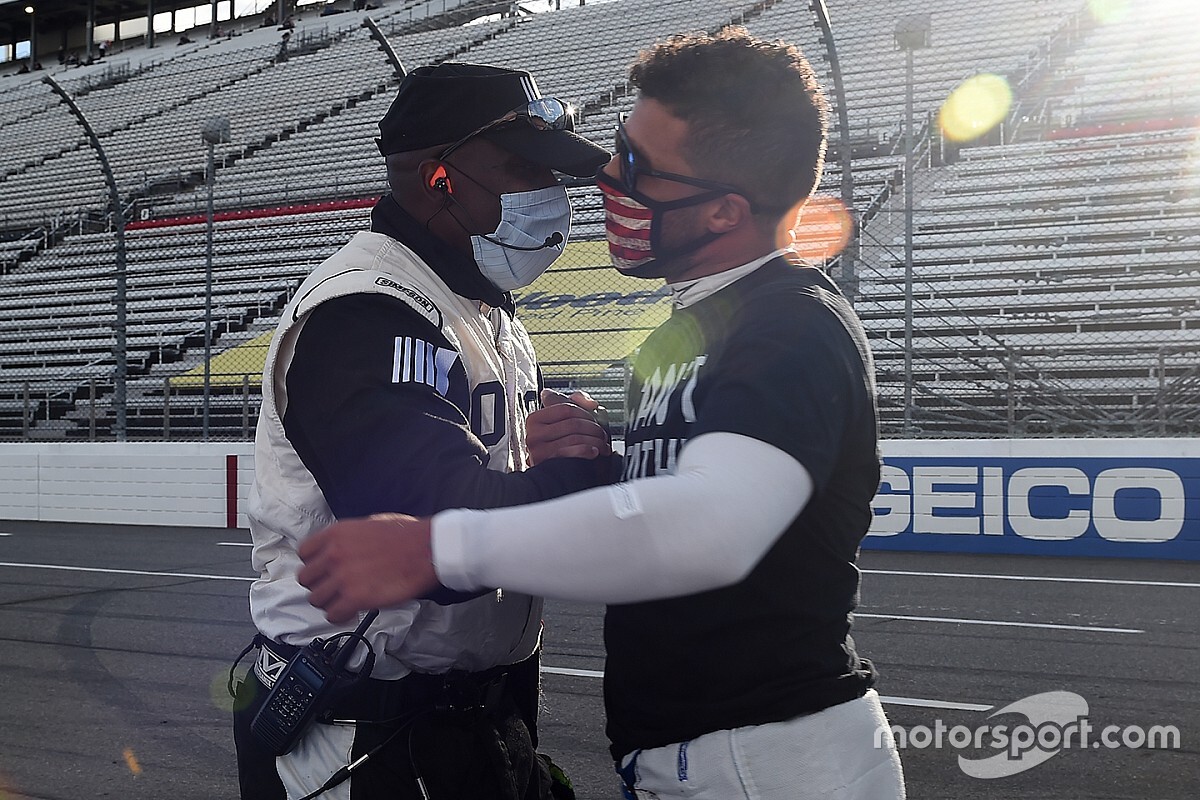 A NASCAR vizsgálatot indított egy szörnyű cselekedet miatt: akasztókötél a garázsban