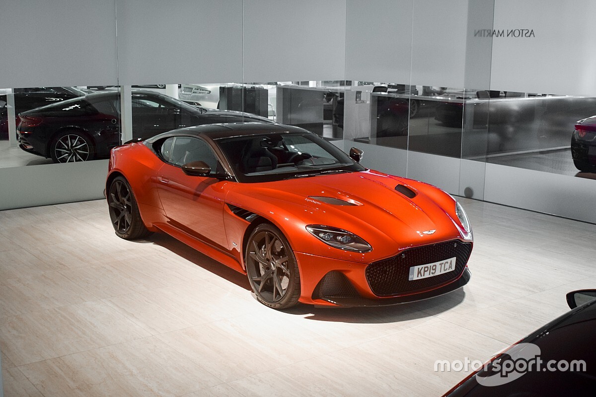 Aston Martin gooit DBS Superleggera van Verstappen in de verkoop
