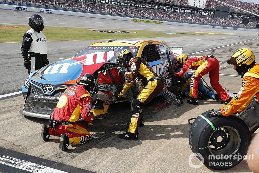 Kyle Busch's plan to remain in the playoffs: "Race it out"