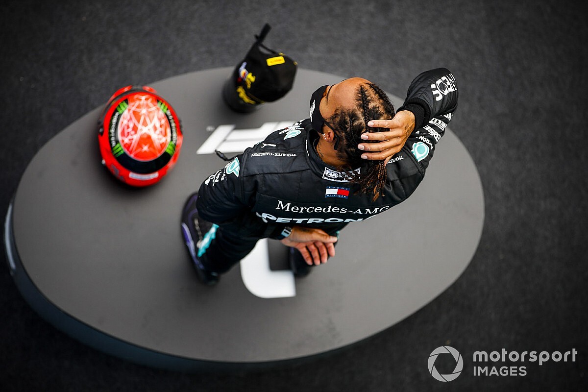 F1: Hamilton se diz "honrado" por homenagem da família de Schumacher