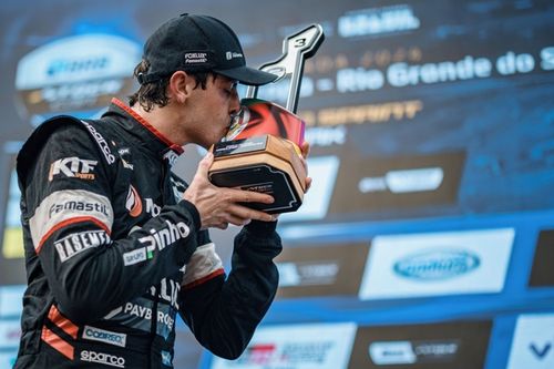 Estreante na temporada, Muggiati celebra primeiro pódio na Stock Car