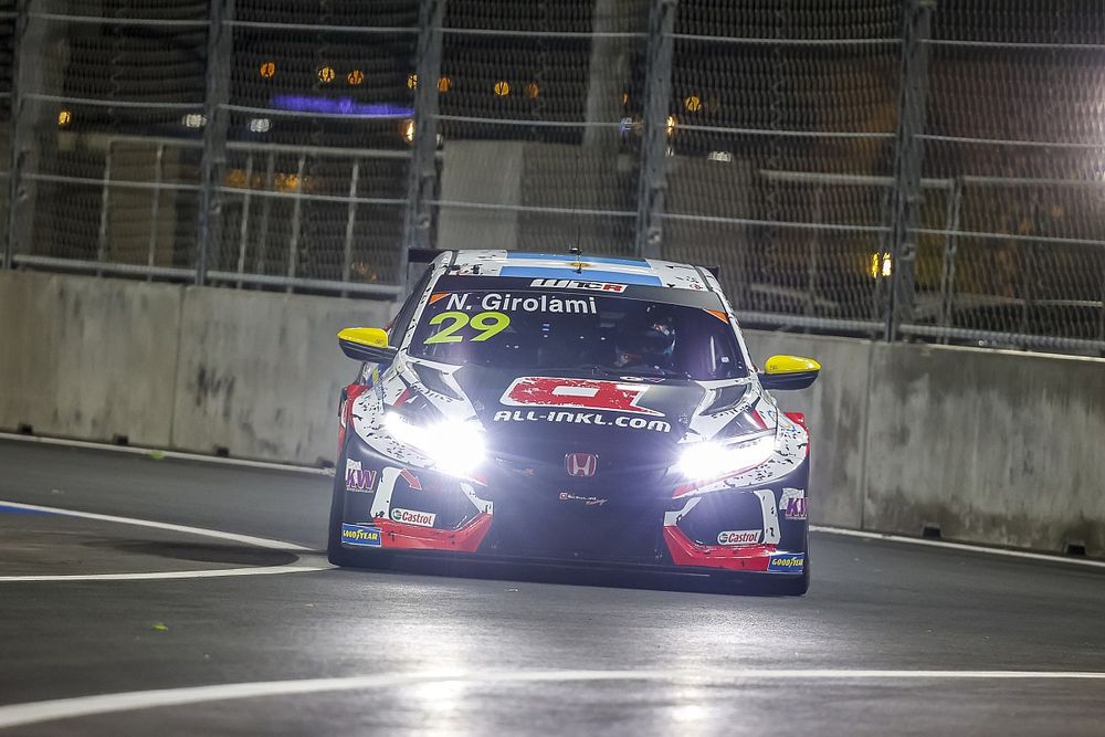 Girolami cierra el WTCR 2022 como subcampeón