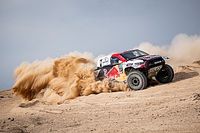 Autos, Étape 2 - Al-Attiyah et Sainz font le ménage, Loeb perd gros