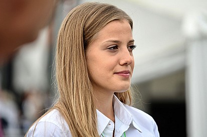 «Ему нужна только Ferrari». Леклер расстался с девушкой