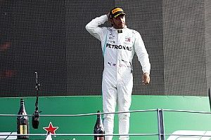 'Mais vaiado da história de Monza', Hamilton reclama de pódio na Itália