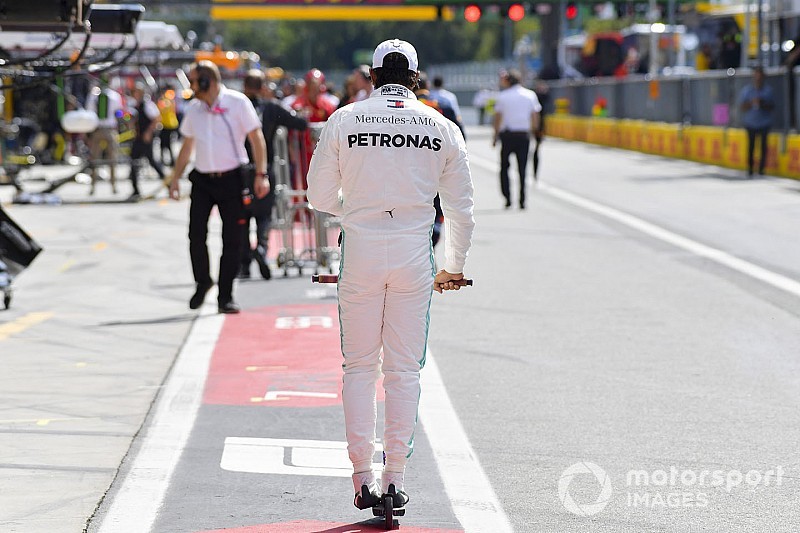 Hamilton diz que agirá diferente em futuro embate com Leclerc