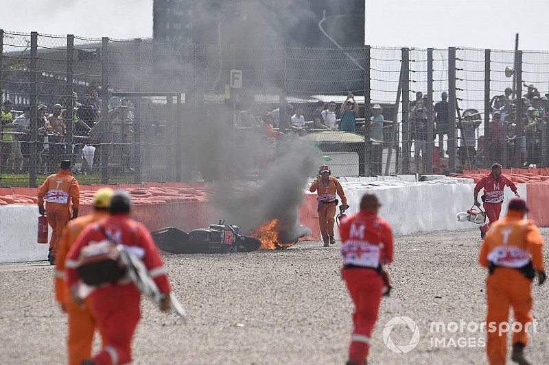 Dovizioso perde memória após acidente que deixou moto em chamas