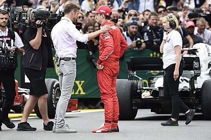Button: "Ferrari'nin taktikleri çok garip"