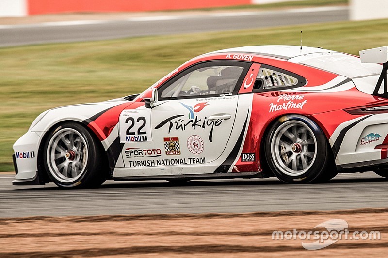 Porsche Mobil1 Supercup Silverstone: Antrenmanların lideri Ayhancan!