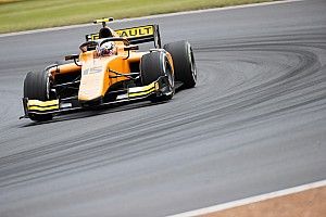 F2 Silverstone: Aitken wint thuisrace, De Vries naar podium