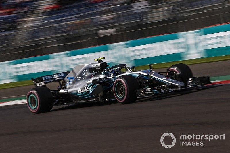 В тренировках на машинах Mercedes возникли проблемы с перегревом моторов