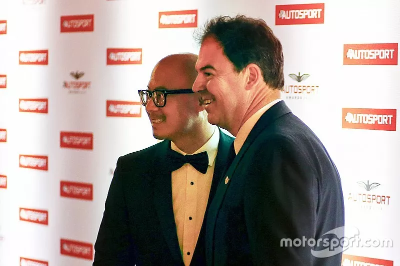 Edmund Chu, Gerente General de SECA  y James Allen, presidente de Motorsport Network. 