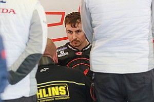 Com dores, Lorenzo visita hospital e deve realizar mais exames