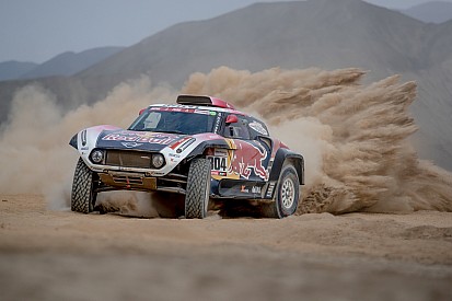 Dakar, Auto, Tappa 3: Peterhansel re delle dune. Grossi problemi per Sainz e De Villiers