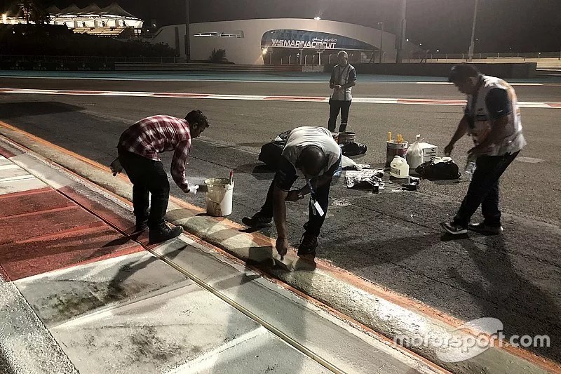 De hoge kerb tussen bocht 20 en 21 wordt aangepast