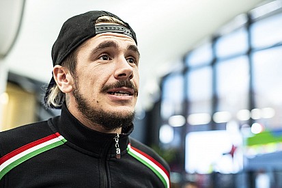 Redding cree que es "una locura" que los pilotos paguen por correr