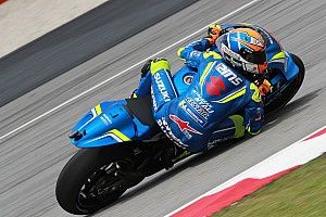 Fotogallery MotoGP: la Suzuki comanda nella prima giornata di prove a Sepang