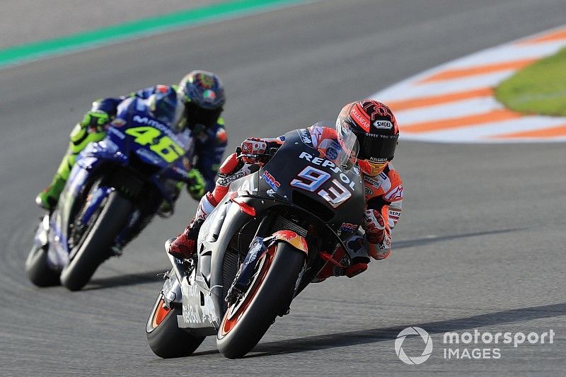 Márquez lidera a mitad de jornada y Lorenzo sigue progresando