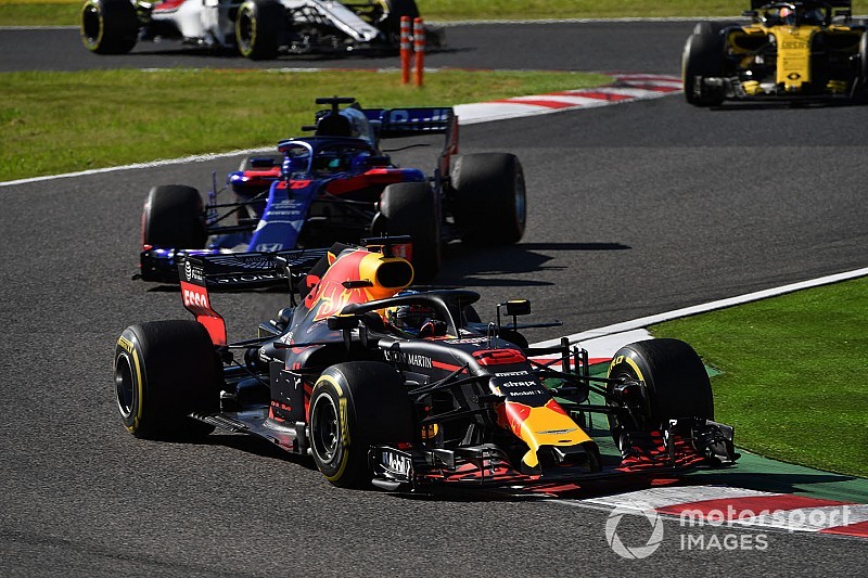 Ricciardo: jobb lenne azt látni, hogy minden futamon fejődik a Renault