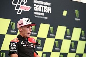 Espargaró destaca la "predisposición" de Viñales para ayudarlo
