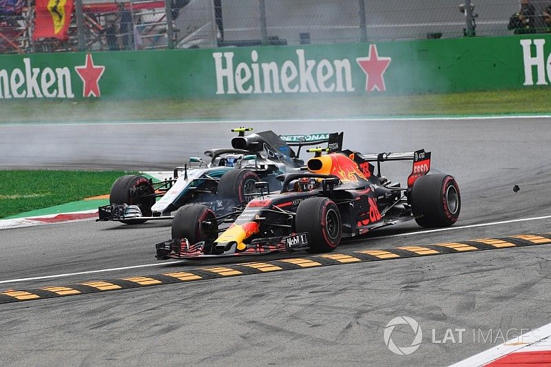 Valtteri Bottas, Mercedes AMG F1 W09 and Max Verstappen, Red Bull Racing RB14 battle 