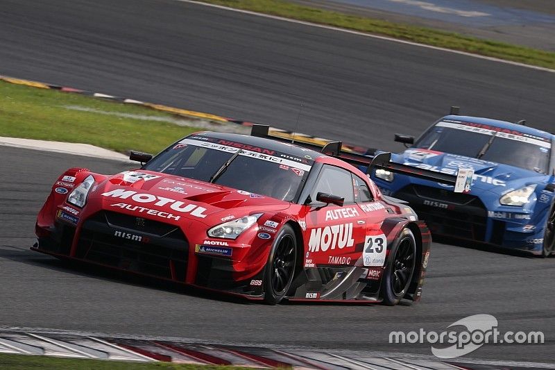 #23 Nismo Nissan GT-R Nismo GT3: Tsugio Matsuda, Ronnie Quintarelli leads #12 Team Impul Nissan GT-R Nismo GT3: Jann Mardenborough, Daiki Sasaki.

