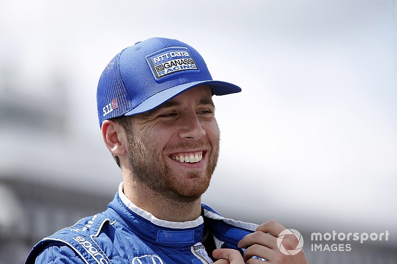 Jones assina com nova equipe da Indy
