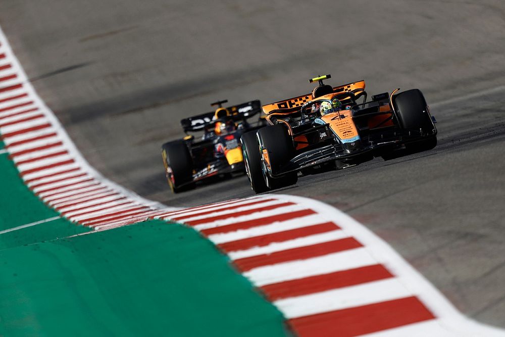 Lando Norris, McLaren MCL60, Max Verstappen, Red Bull Racing RB19
