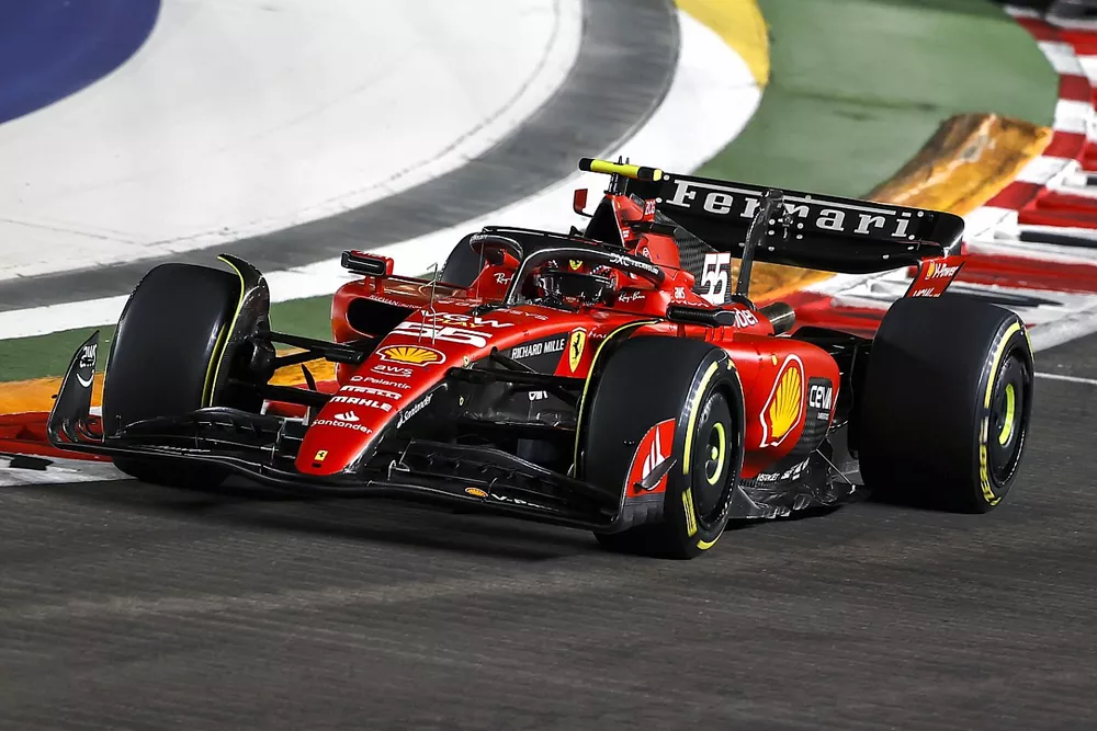 Carlos Sainz, Ferrari SF-23, Charles Leclerc, Ferrari SF-23