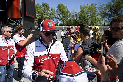Räikkönen csütörtöki napja Barcelonában, képekben: a „Jégember”