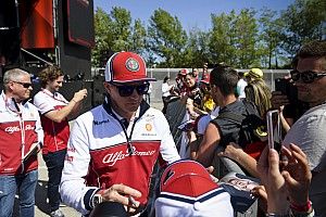 Räikkönen csütörtöki napja Barcelonában, képekben: a „Jégember”