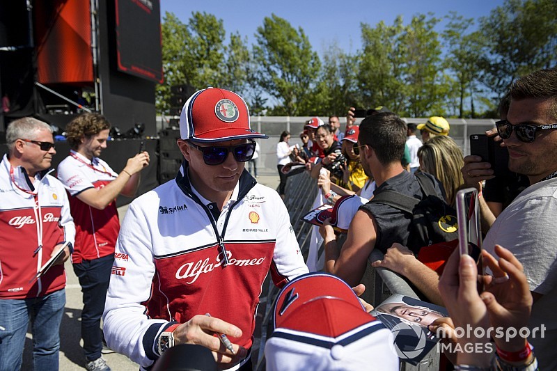 Räikkönen csütörtöki napja Barcelonában, képekben: a „Jégember”