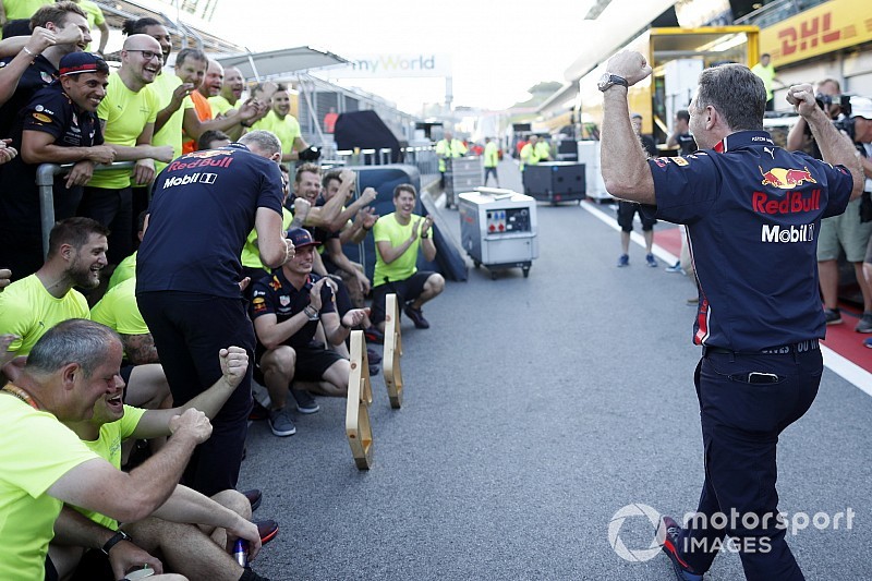 A pillanat, amikor a Red Bull megtudja, az FIA tisztázta Verstappent