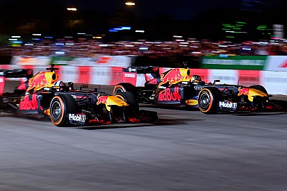 VÍDEOS: Red Bull faz exibição para 50 mil pessoas no Vietnã