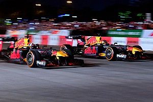 Red Bull провела шоу-заезды в Ханое