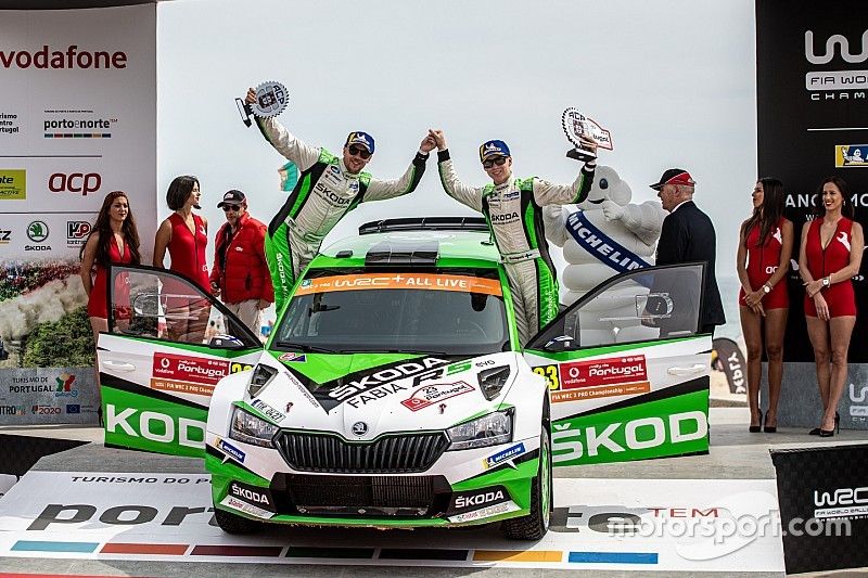 Skoda, la nuova Fabia R5 Evo fa già paura: grande doppietta al Rally del Portogallo