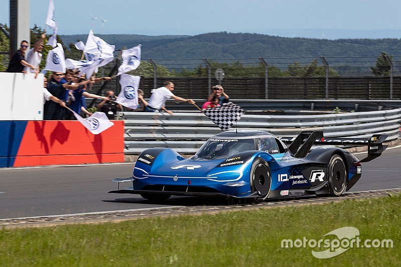 Volkswagen smashes Nordschleife electric record with I.D. R