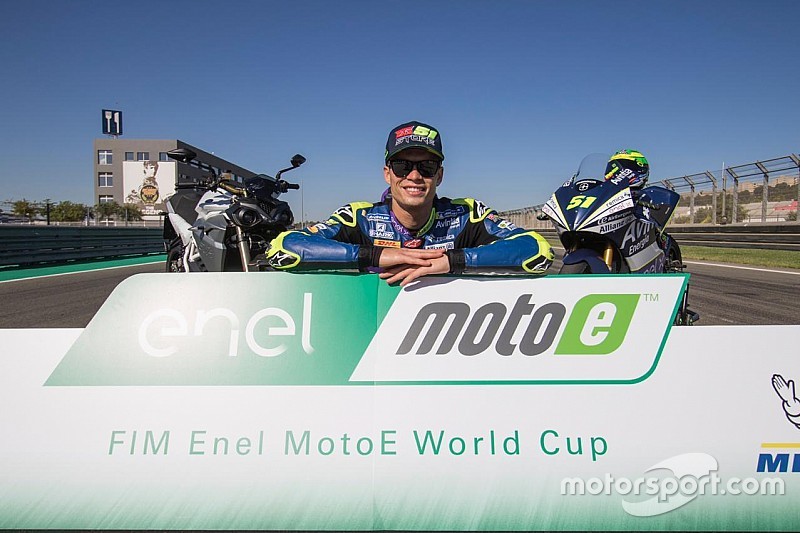 Na última volta, Eric Granado vence simulação de corrida da MotoE
