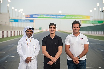 Viñales apadrina una academia de jóvenes pilotos en Qatar