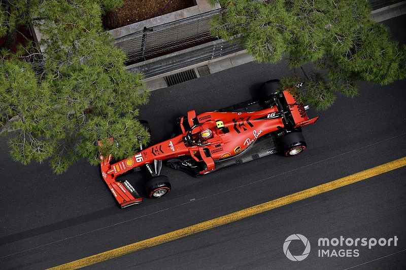 Marko, Ferrari'nin lastik aşınmasına "hayret ediyor"