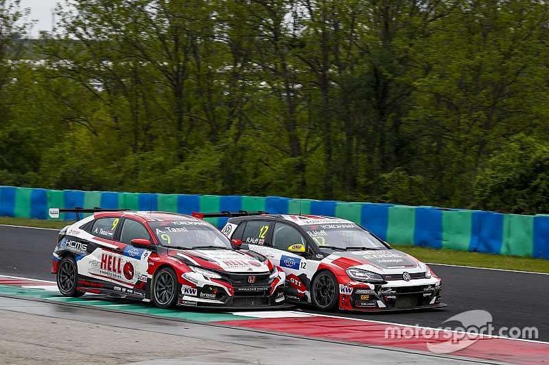 Видео: пилоты WTCR устроили на «Нордшляйфе» контактную борьбу на скорости за 250 км/ч