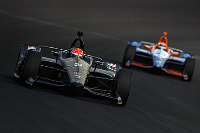 Hinchcliffe manda en la primera práctica del domingo