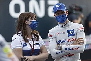 Mick Schumacher az édesapja dokumentumfilmjéről, illetve a 2022-es évről nyilatkozott