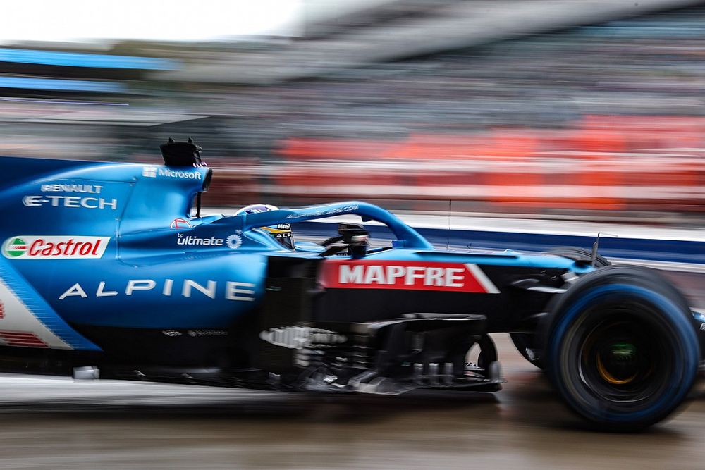 Alonso: "He sido el idiota al que pasaban por fuera y ahora me preguntáis"