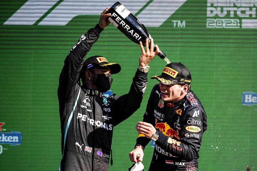 Villeneuve: "Verstappen 'üstünlük', Hamilton zayıflık gösteriyor"