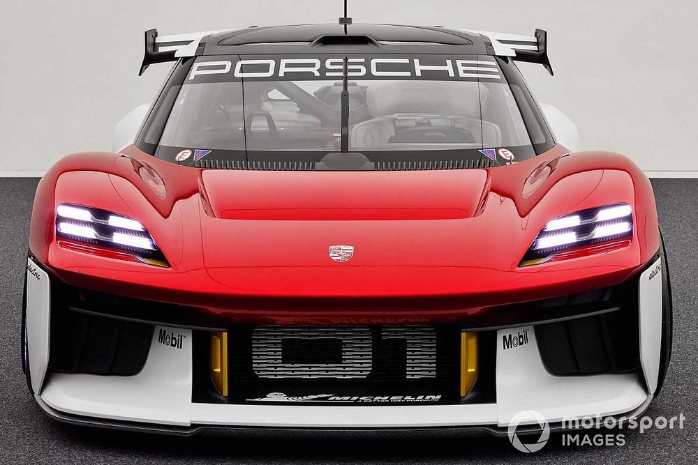 Porsche spinge sull'elettrico: "Ma solo dove conviene"