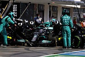 Mercedes en Red Bull afgeremd door strengere pitstop-regels